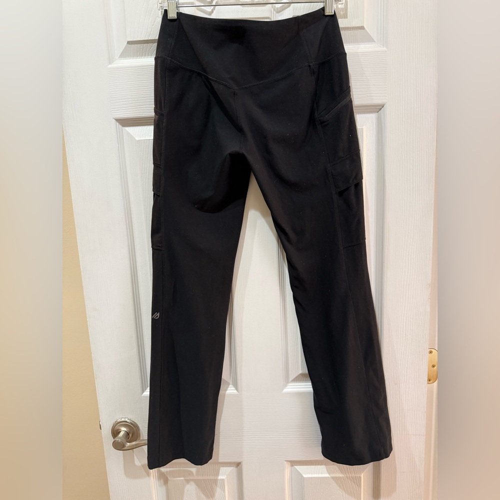 Eddie Bauer Women's Black Cargo style Pants - Picture 2 of 3